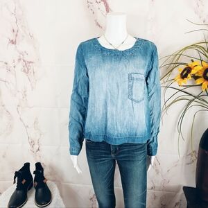 Anthropologie Cloth & Stone Denim Pullover Top Button Back Chambray Small Tencel